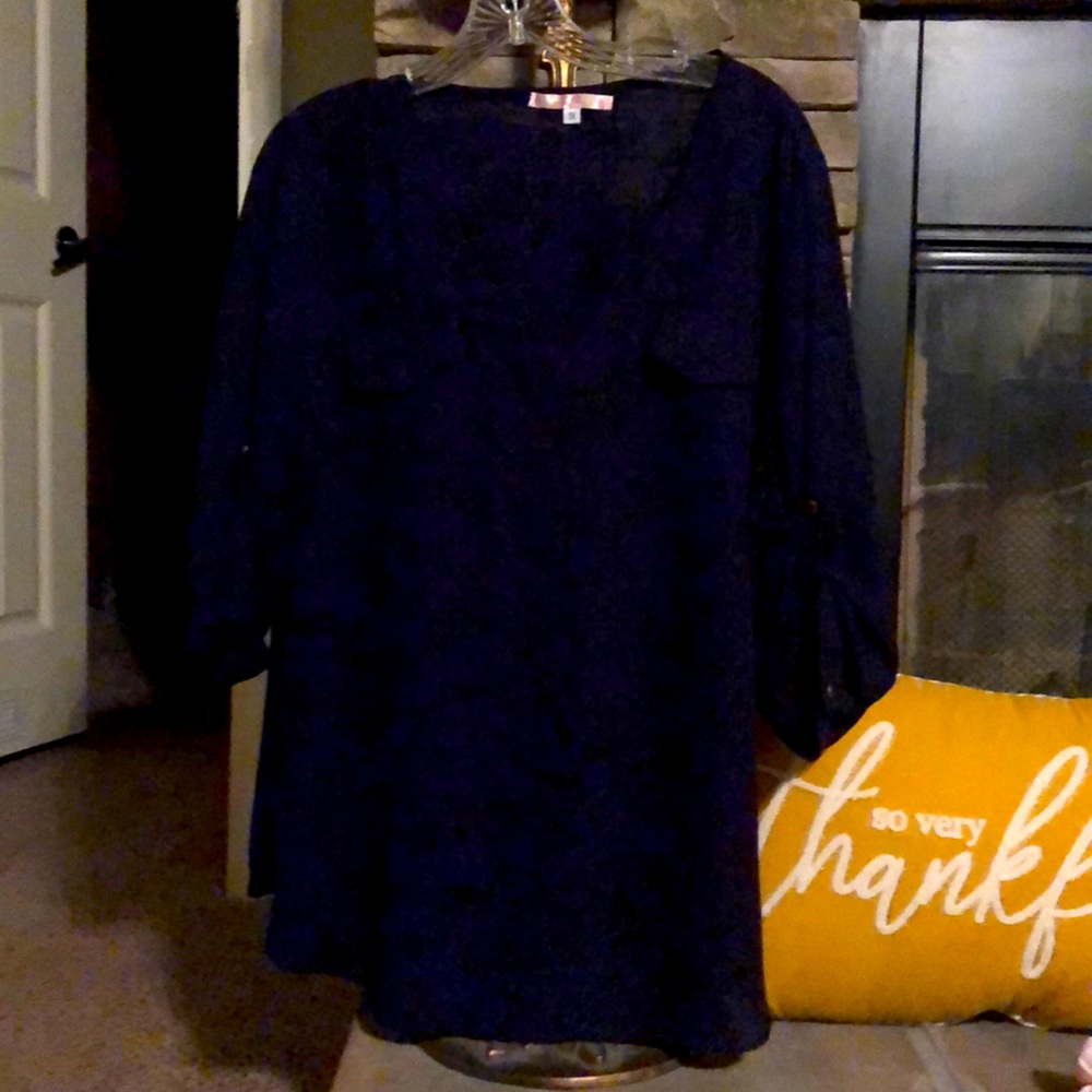 Women’s top.  No rips or stains
